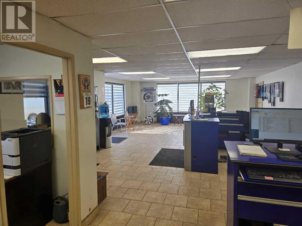 5406 58 Avenue Property Photo 16
