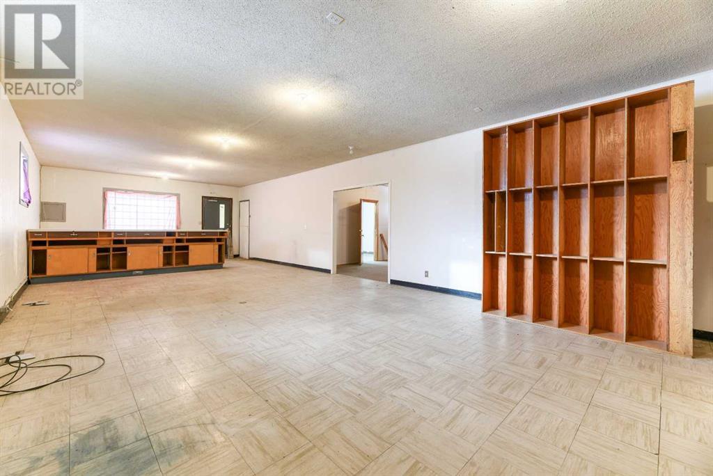 228 Centre Street Ne Property Photo 9