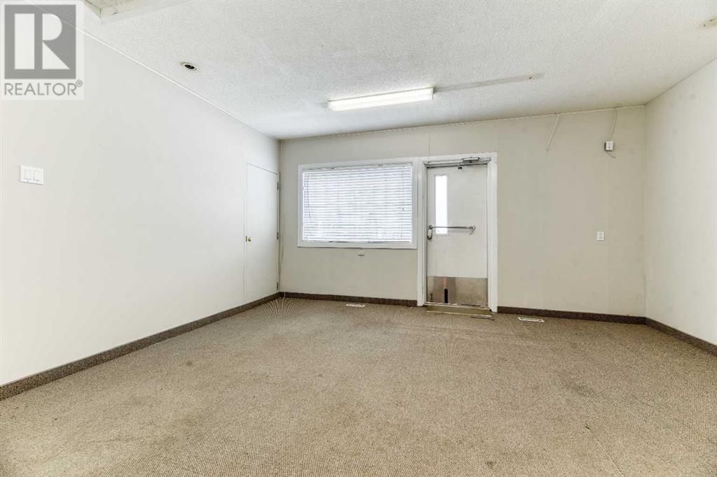 228 Centre Street Ne Property Photo 14