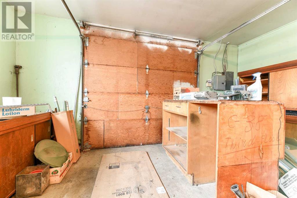 228 Centre Street Ne Property Photo 17