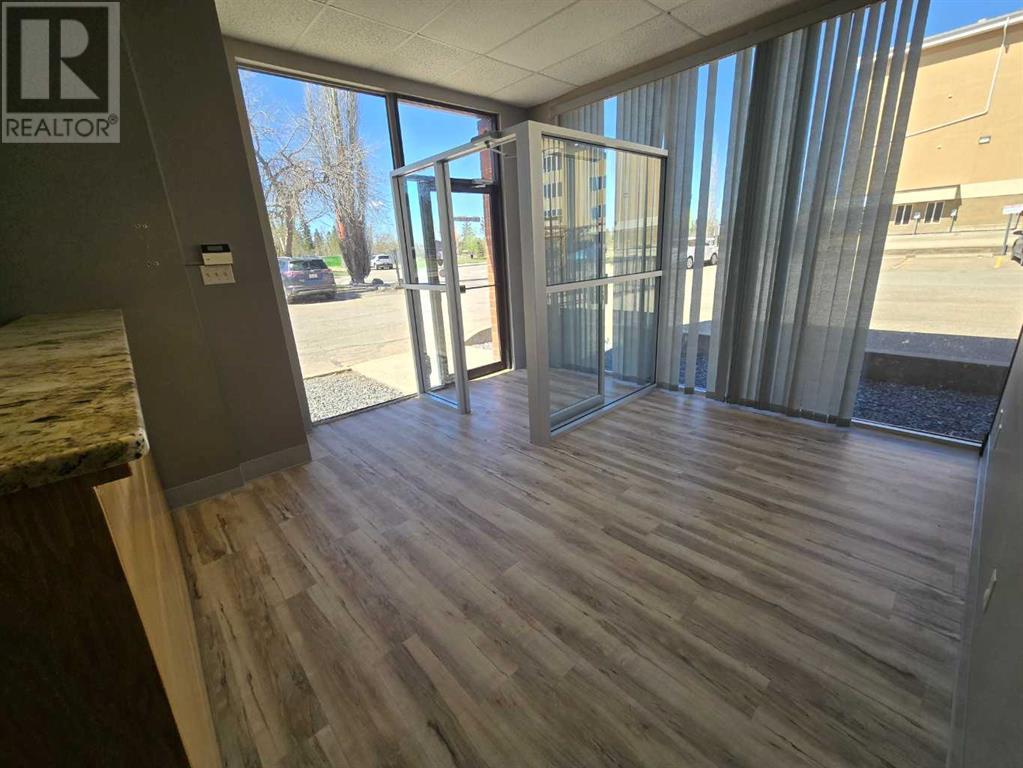 C8, 5580 45 Street Property Photo 2