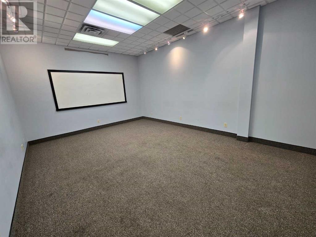 C8, 5580 45 Street Property Photo 6