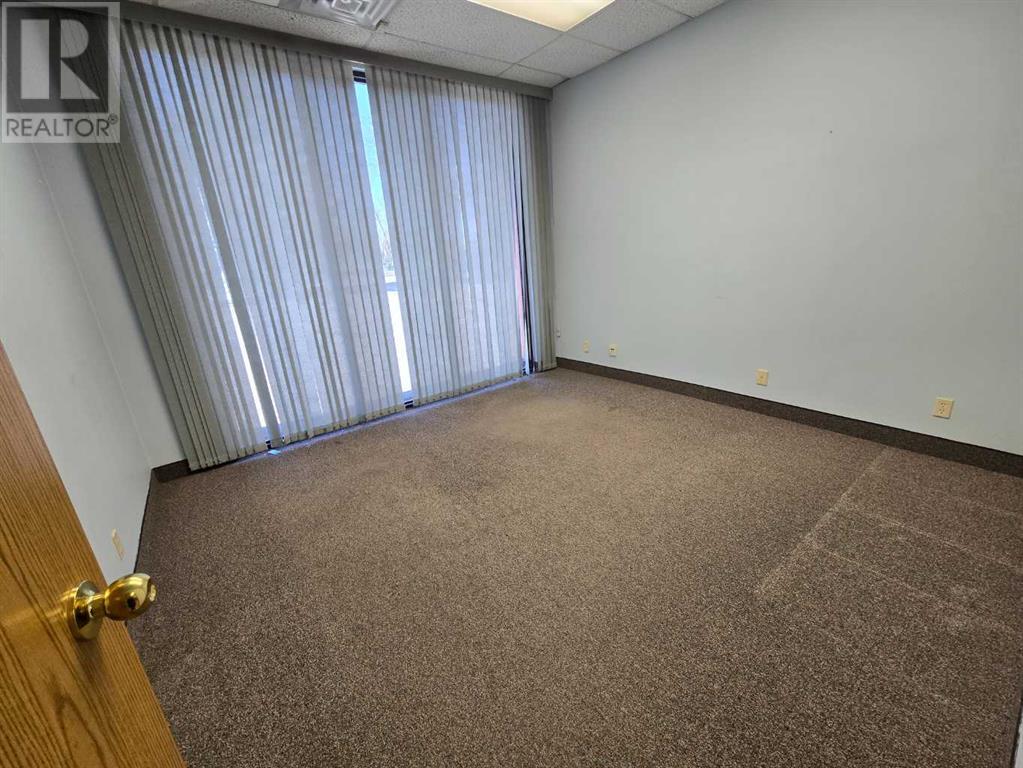 C8, 5580 45 Street Property Photo 7