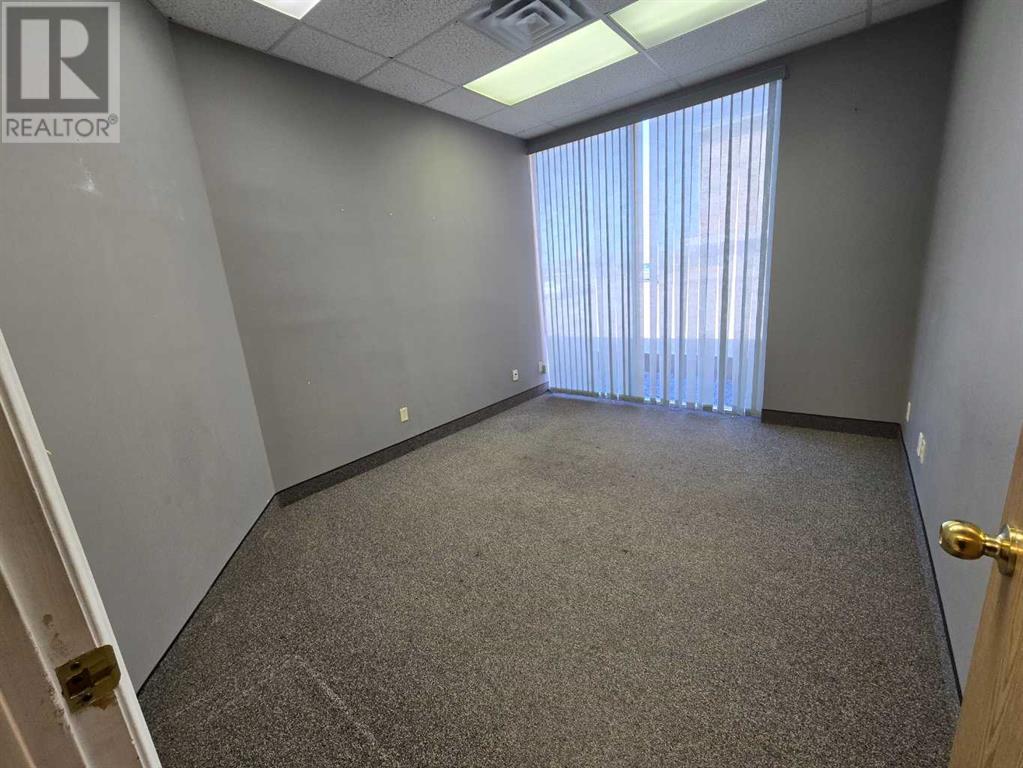 C8, 5580 45 Street Property Photo 8