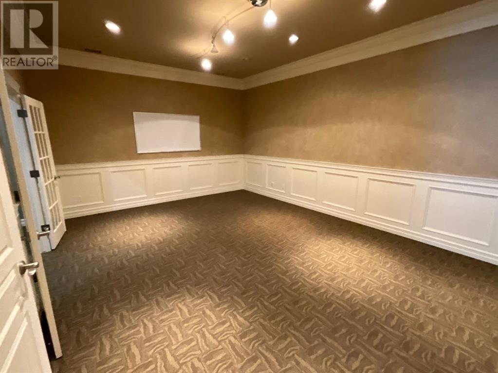 2, 7429 49 Avenue Property Photo 15