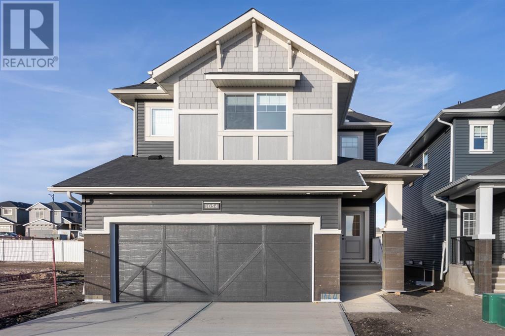 1054 Bayview Crescent Sw Property Photo