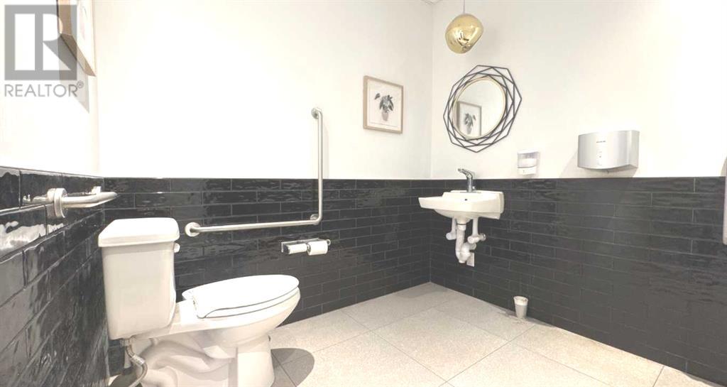 3941 University Avenue Nw Property Photo 8