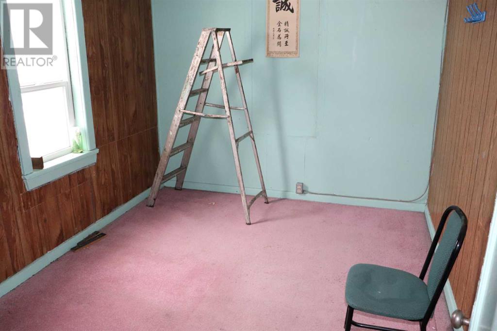 118 50 Street Property Photo 27