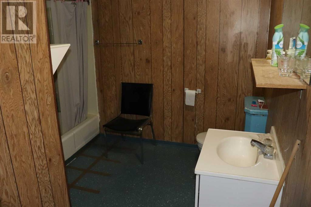 118 50 Street Property Photo 28