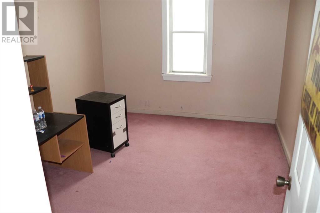 118 50 Street Property Photo 32
