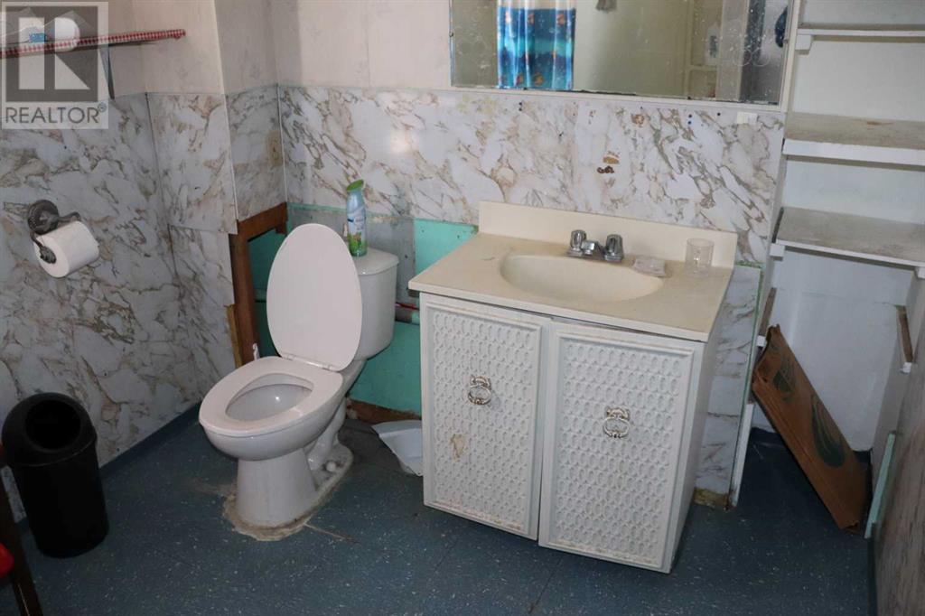118 50 Street Property Photo 34