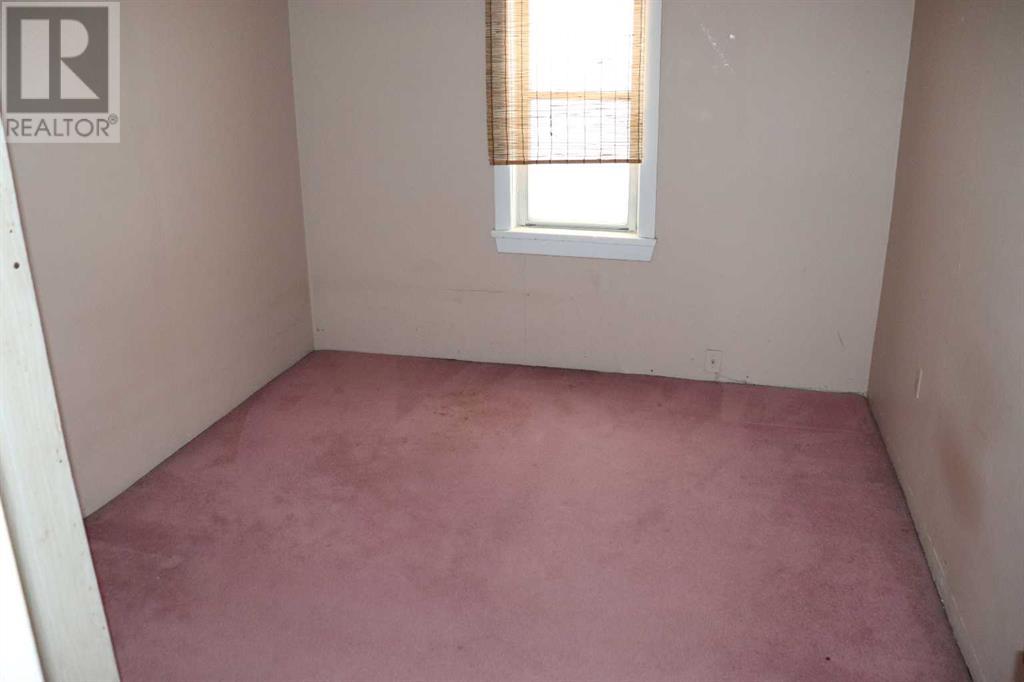 118 50 Street Property Photo 37