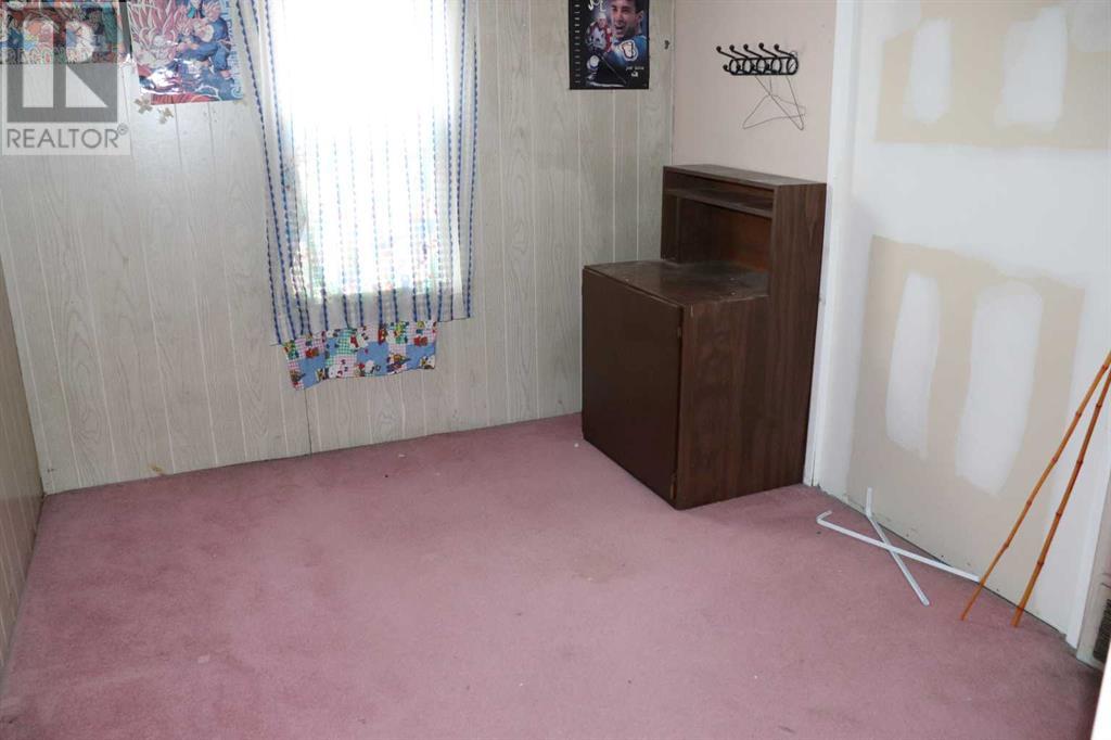 118 50 Street Property Photo 38
