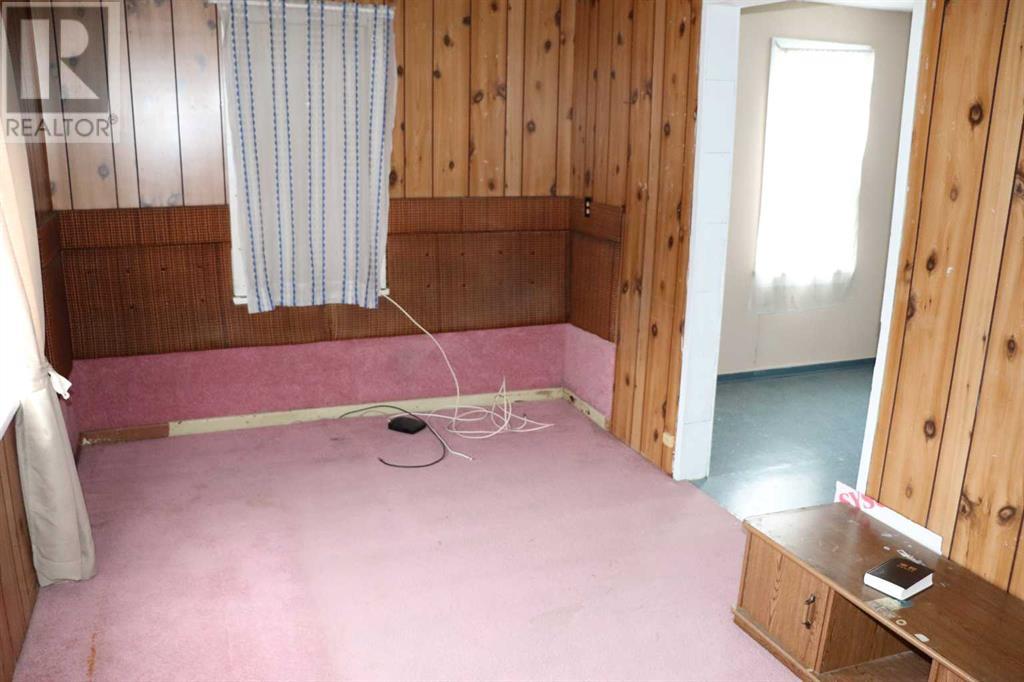 118 50 Street Property Photo 41