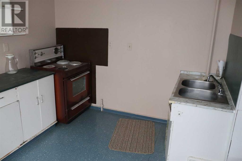 118 50 Street Property Photo 44