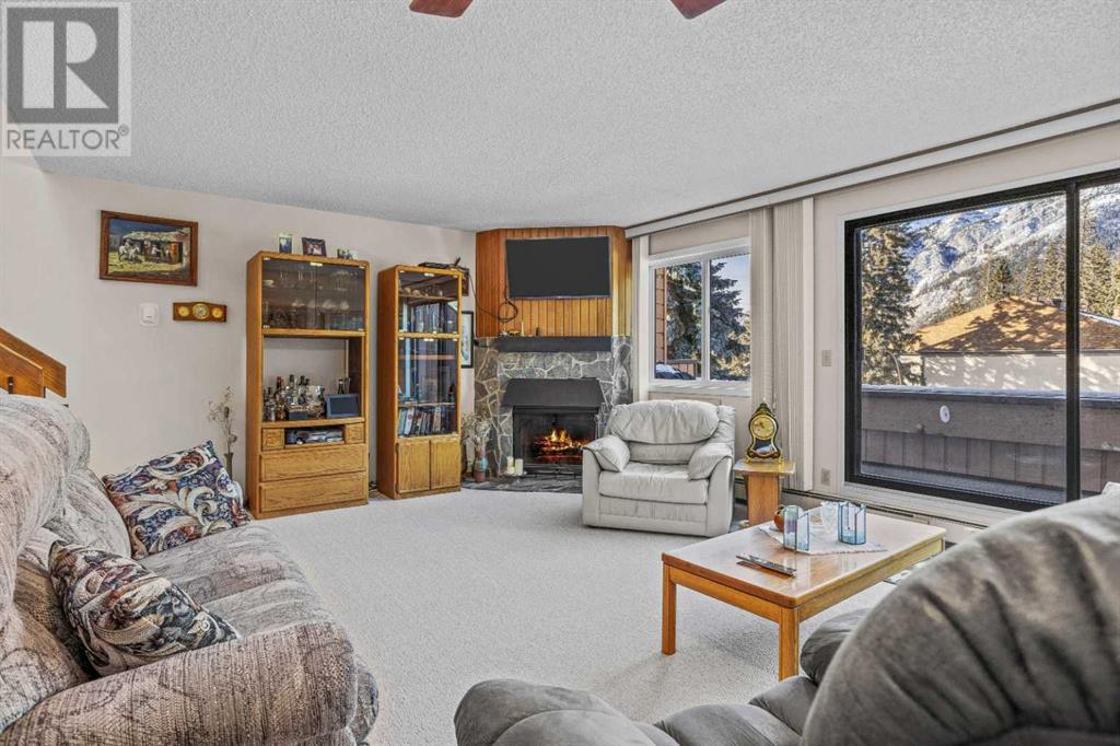 14, 404 Squirrel Street Property Photo