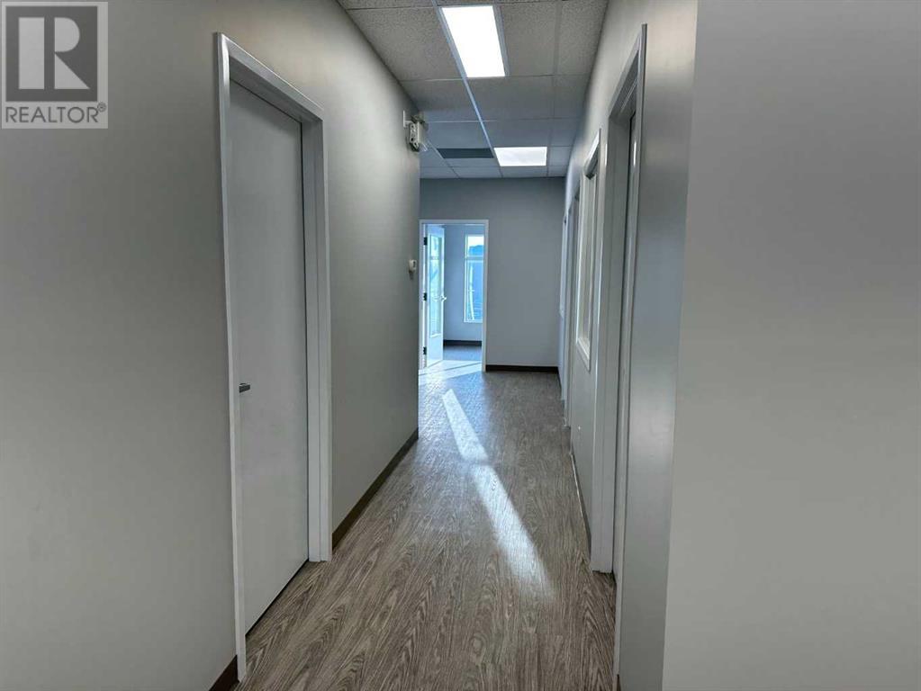 205 C, 10055 120 Avenue Property Photo 12