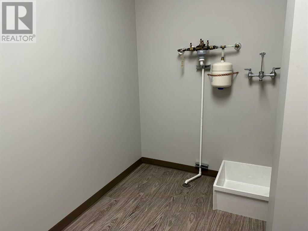 205 C, 10055 120 Avenue Property Photo 13