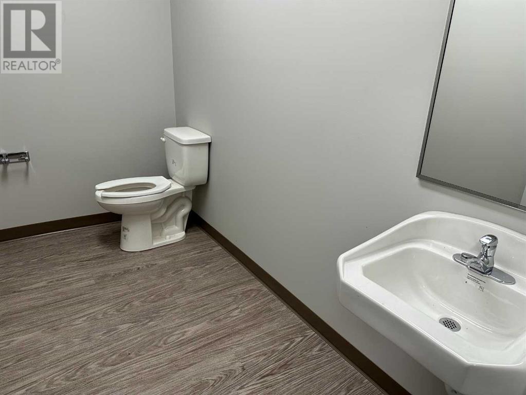 205 C, 10055 120 Avenue Property Photo 14