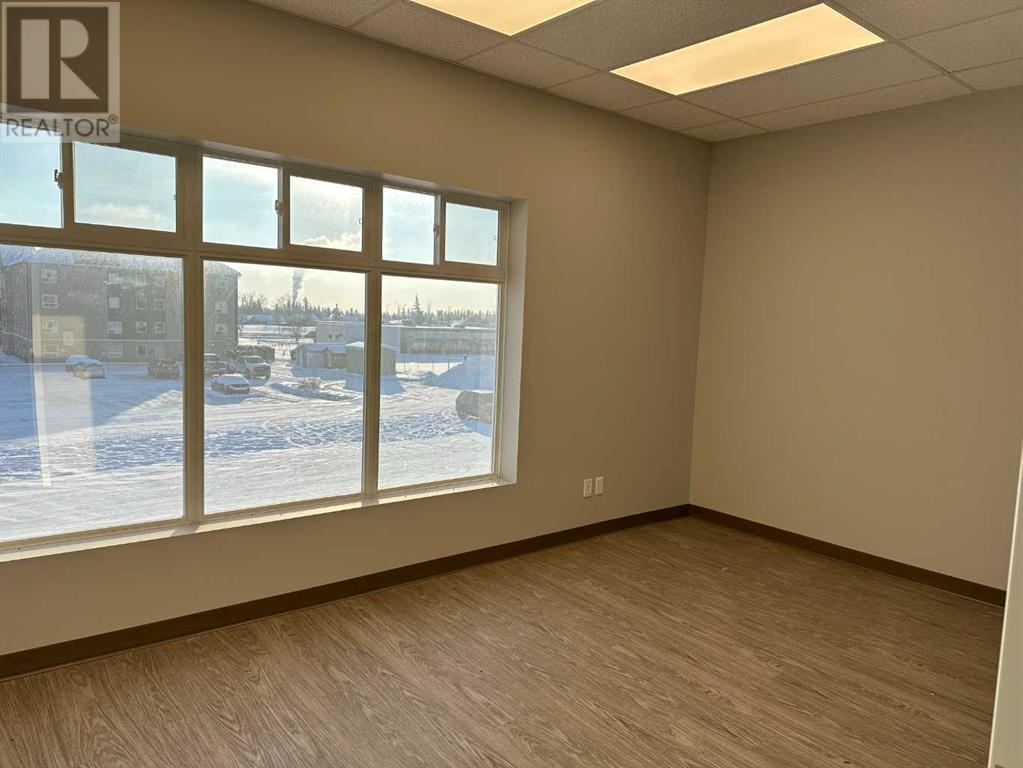 205 C, 10055 120 Avenue Property Photo 17