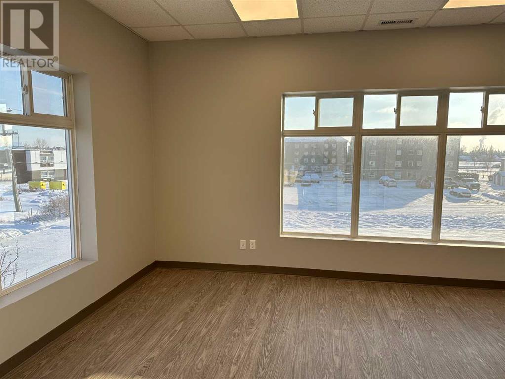 205 C, 10055 120 Avenue Property Photo 19
