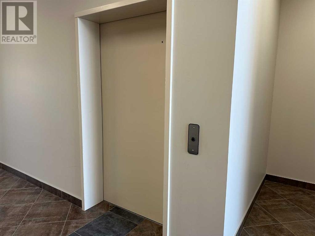 205 C, 10055 120 Avenue Property Photo 22