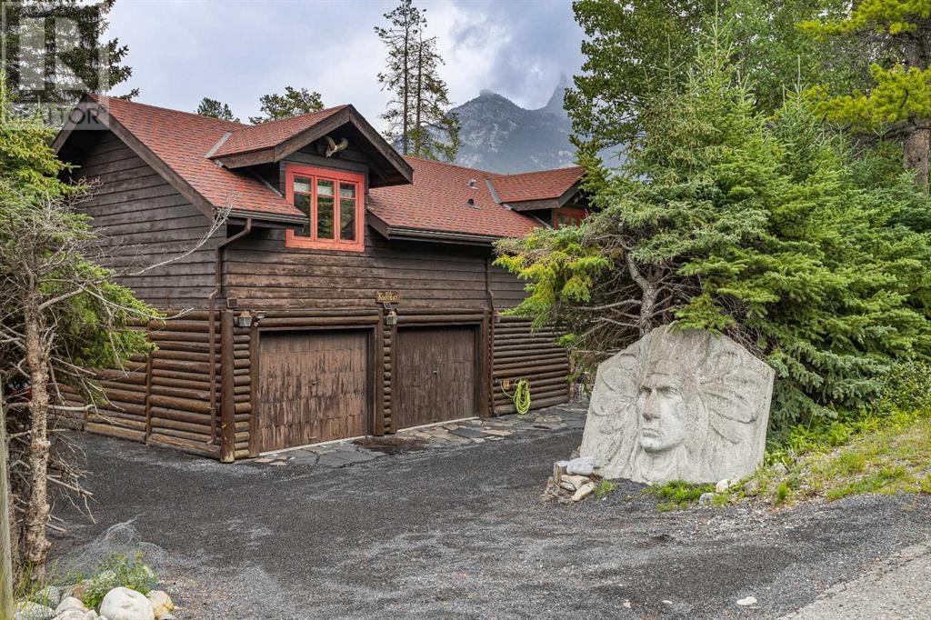 128 Kootenay Avenue Property Photo 1