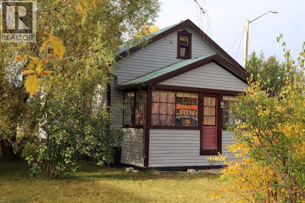 4702 4 Avenue Property Photo 4