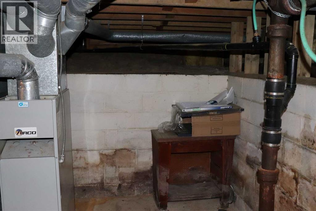4702 4 Avenue Property Photo 9