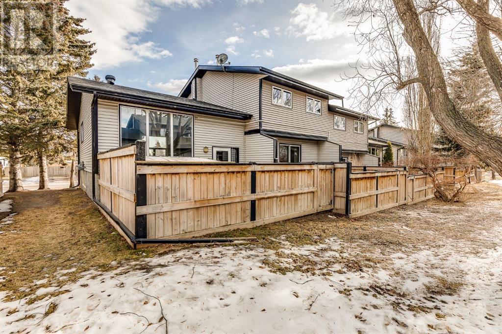 9, 51 Big Hill Way Se Property Photo