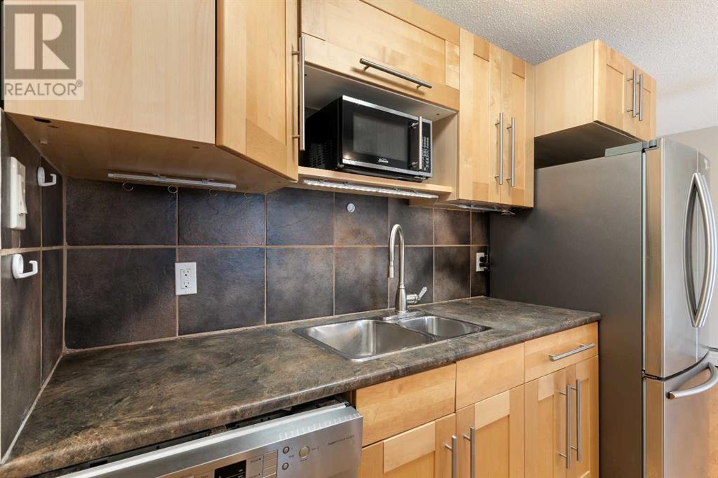 301, 332 Cedar Crescent Sw Property Photo 13