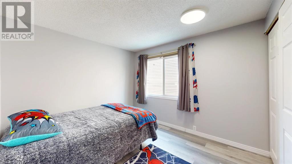 194 Windsor Drive Property Photo 8