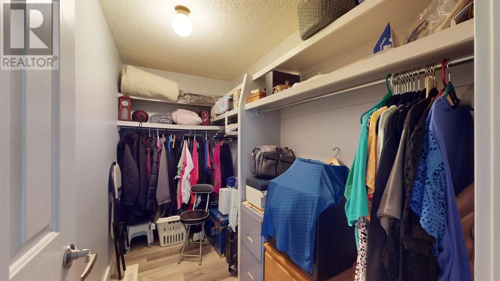 194 Windsor Drive Property Photo 11