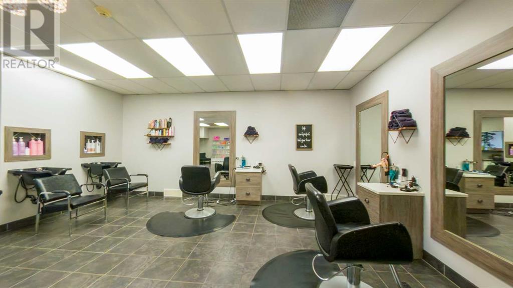 5109 50 Street Property Photo 5