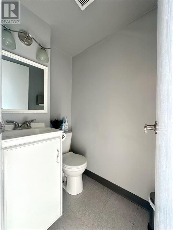 5109 50 Street Property Photo 13