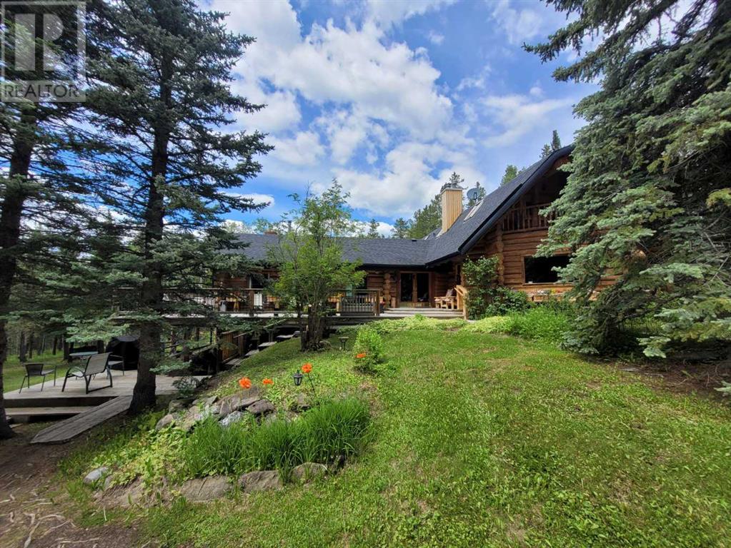64 Breezewood Bay Property Photo