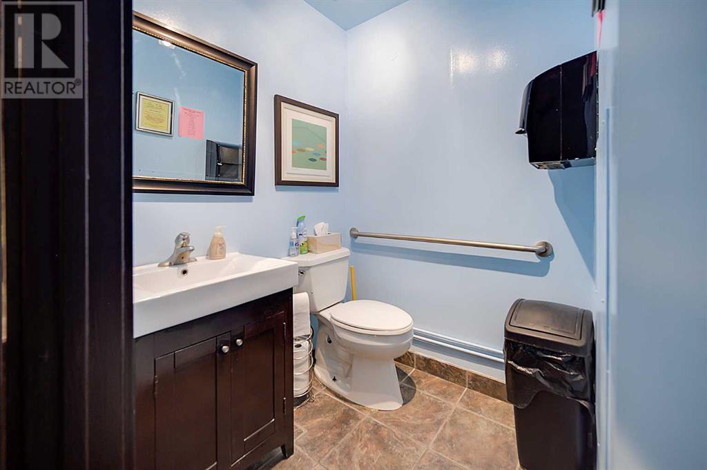 115, 5301 43 Street Property Photo 15