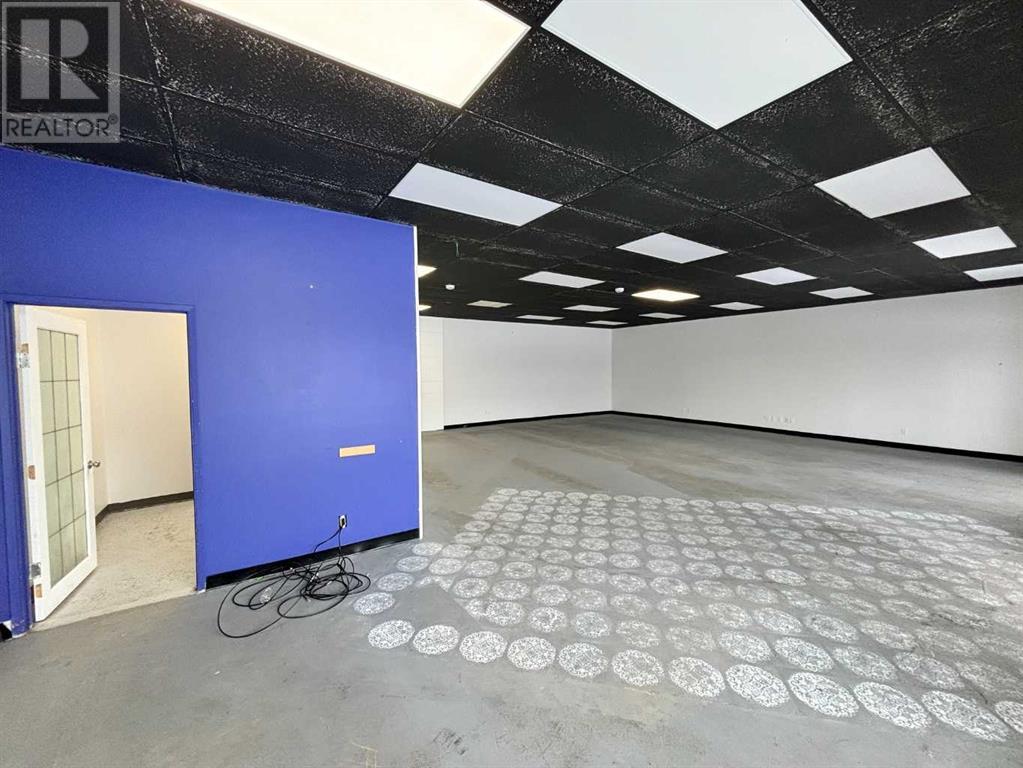106, 10822 100 Street Property Photo 4