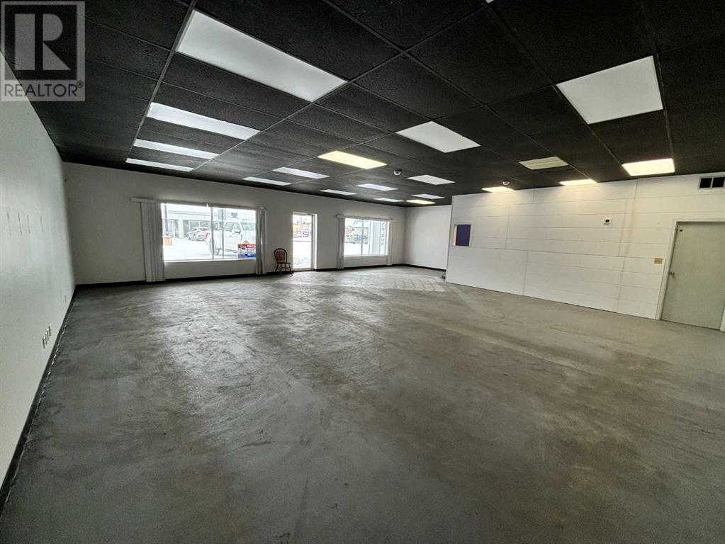 106, 10822 100 Street Property Photo 5