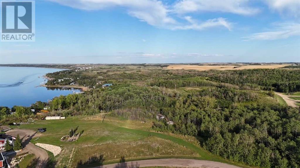 8 Whitetail Close Property Photo