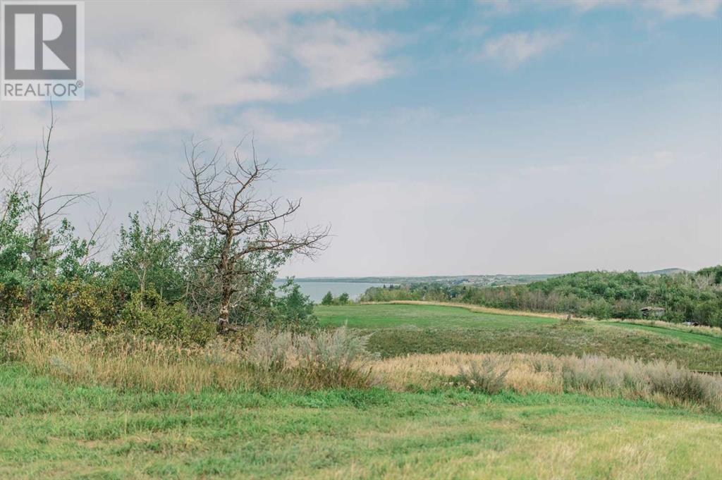 8 Whitetail Close Property Photo 3