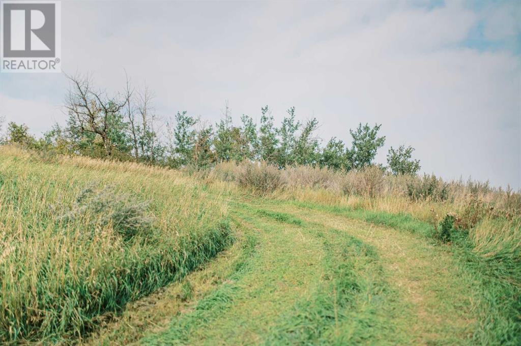 8 Whitetail Close Property Photo 15