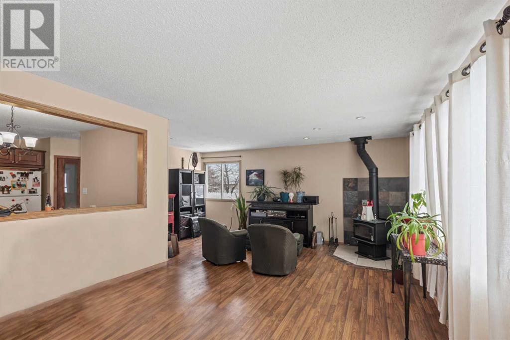 9628 91b Avenue Property Photo 3