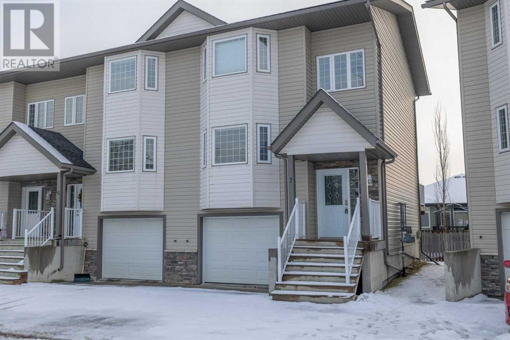 7, 1616 41 Street Property Photo 1
