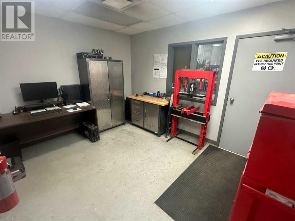 14204 93 Street Property Photo 9