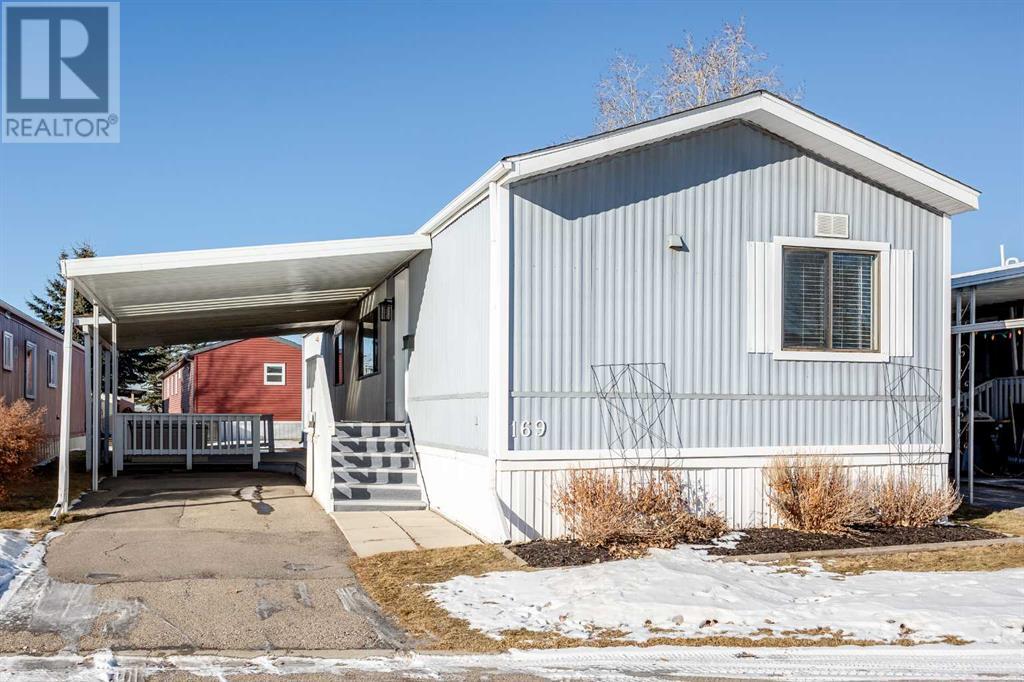 169, 99 Arbour Lake Road Nw Property Photo