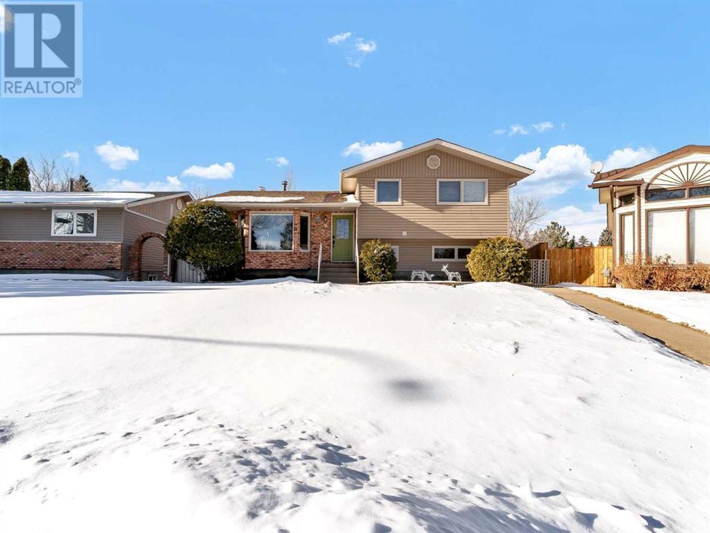 9 Fairview Crescent E Property Photo