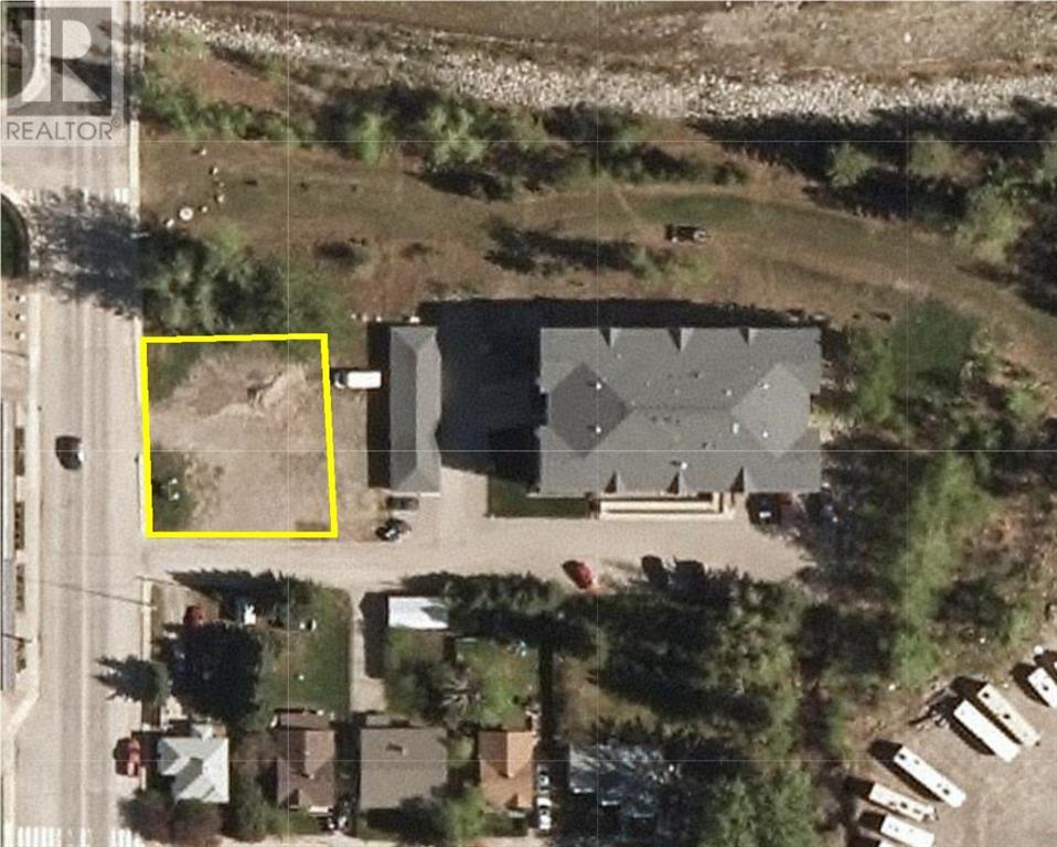 201 Center Street Property Photo 1