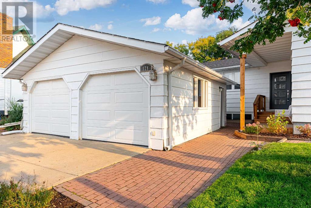 124 Marten Place Property Photo 1