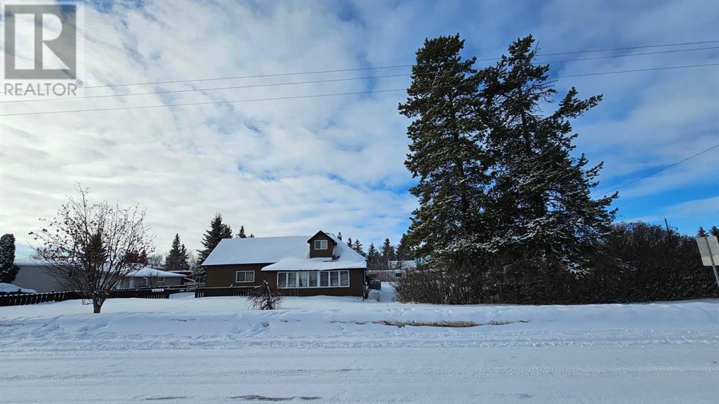 4530 45 Street Property Photo